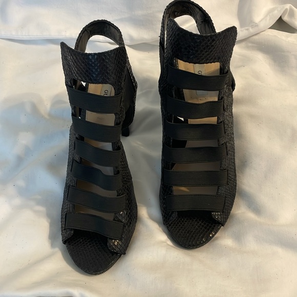 Authentic Guess Python Embossed Caged Pumps size 9 1/2 - Picture 8 of 11
